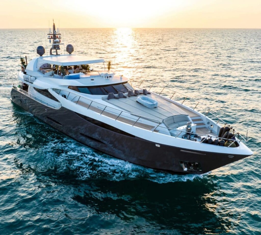 About Us 2 Dubai private yacht hire
