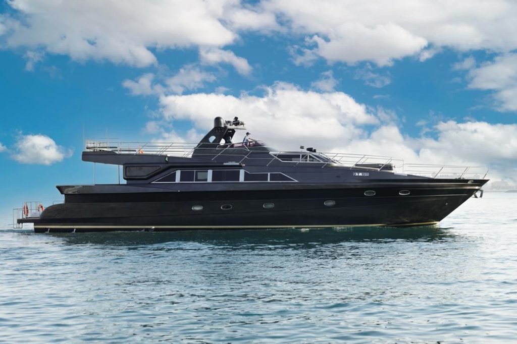 black diamond - Aren Yachting Dubai