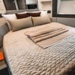 55 ft Ultra Luxury Yacht 8 Guest (14)